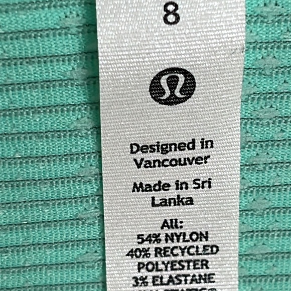 Lululemon RB Tank Size 8 New With Tags - Picture 2 of 5